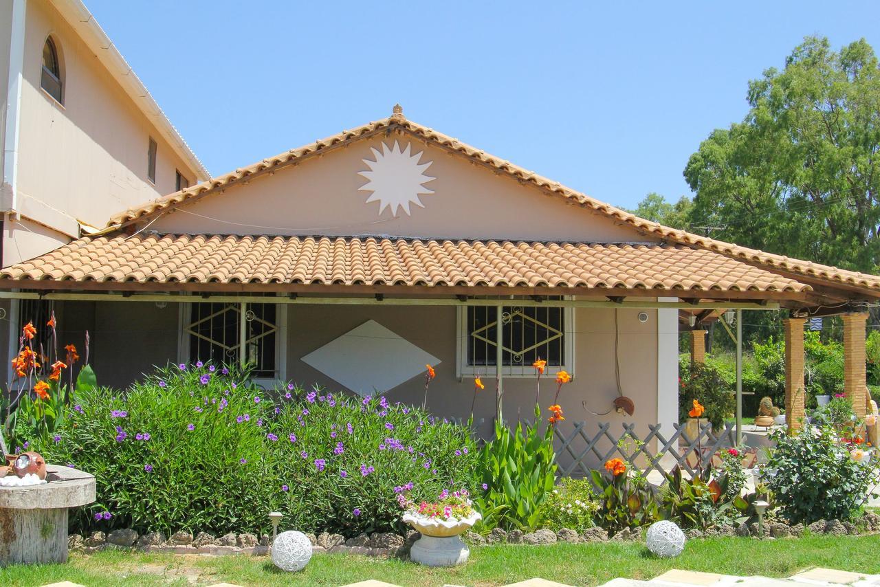 Kouros Resort Kalamákion Dış mekan fotoğraf
